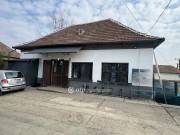Eladó 90 m2-es üzlet Poroszló, Frekventált