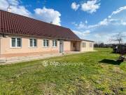 Eladó 63 m2-es sorház Bőny, csendes