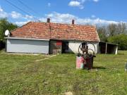 Eladó 70 m2-es családi ház Oroszi, Csendes