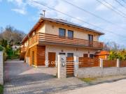 Eladó 200 m2-es családi ház Pilismarót, Családi házas övezet