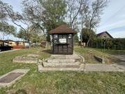 Eladó 116 m2-es üzlet Tiszakécske, Tiszapart
