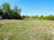 Eladó 800 m2-es építési telek Szalkszentmárton, Aszfaltozott utca