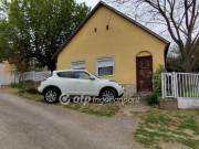 Eladó 71 m2-es családi ház Gyönk, Központ közeli