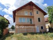 Eladó 310 m2-es családi ház Tura, Központi