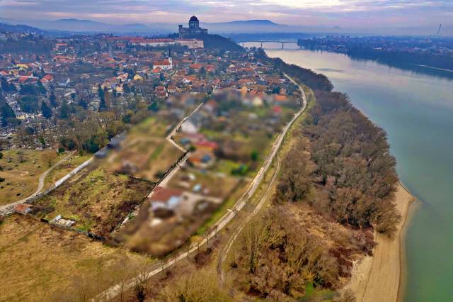 Eladó 1243 m2es építési telek Esztergom, Rimay János utca Esztergom