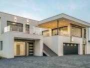 Eladó 600 m2-es családi ház Hévíz