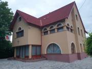 Eladó 400 m2-es családi ház Balatonalmádi