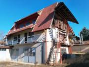 Eladó 260 m2-es családi ház Göd