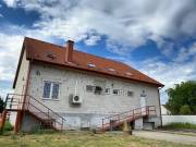 Eladó 672 m2-es családi ház Bicske, Akácfa utca