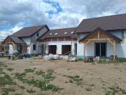 Eladó 187 m2-es ikerház Taksony