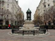 Eladó 763 m2-es üzlethelyiség Budapest V. kerület, Hold utca