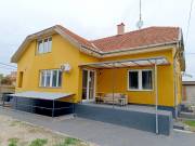 Kiadó 200 m2-es családi ház Kecskemét