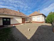 Eladó 140 m2-es családi ház Baja