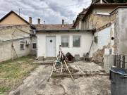 Eladó 78 m2-es házrész Pécs, D utca