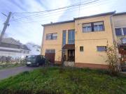 Eladó 254 m2-es sorház Dombóvár