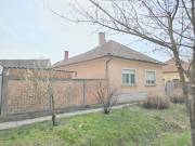 Eladó 96 m2-es családi ház Kiszombor