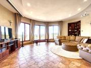Eladó 310 m2-es kúria Tinnye