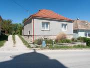 Eladó 79 m2-es családi ház Tardos, Templom tér