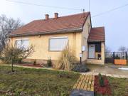 Eladó 88 m2-es családi ház Döbrököz