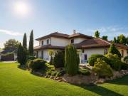 Eladó 280 m2-es családi ház Baja