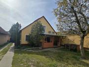 Eladó 200 m2-es családi ház Baja, Tulipán utca
