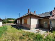 Eladó 110 m2-es családi ház Pincehely
