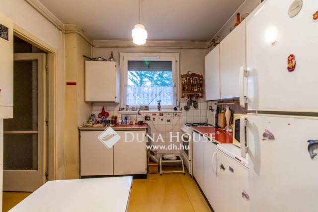 50 NM SAJ T KERT 4 SZOBA 2 KOCSIBE LL VAL Budapest XV Ker let 