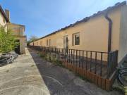 Komárom, vállalkozásra alkalmas terület 6 épülettel, 9264 m2 telken, eladó.