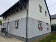 Kód: 5208N Két db. 100m2 lakásból álló családi ház