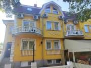 Hajdúszoboszlón 2002-ben épült 37 szobás hotel eladó 38 autóbeállóval wellnessel fedett terasszal 