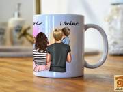 Család, ahol az élet kezdődik egyedi - családi bögre két fiúval