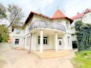Debrecen-Sestakert, Nagyerdő közeli 2004-es egyedi építésű, 2 szintes, 700nm-es luxus ingatlan ELADÓ