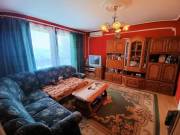 Debrecenben, Tócóvölgyben, egy 71m²-es, 2 + 1 félszobás, 2 emeleti, erkélyes, jó állapotú lakás!