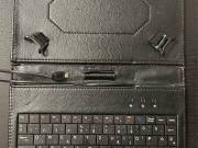 Tablet tok beépített billentyűzettel – micro USB csatlakozóval