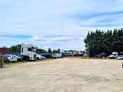 GKSZ6 övezeti ÜZLETI- IPARI TELEK, könnyűszerkezetes Csarnokkal, épületekkel eladó.