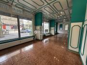 Eladó Üzlethelyiség, Dunaújváros