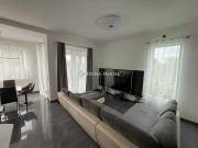 Eladó Vác Deákváron egy modern, 5 szobás, kertkapcsolatos ikerház