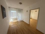 Eladó az Újhegyi lakótelepen, a Lenfonó utcában egy 50 m²-es, 2 szobás, erkélyes lakás