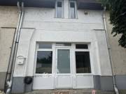 Eladó irodának is alkalmas üzlethelyiség, Tiszafüred