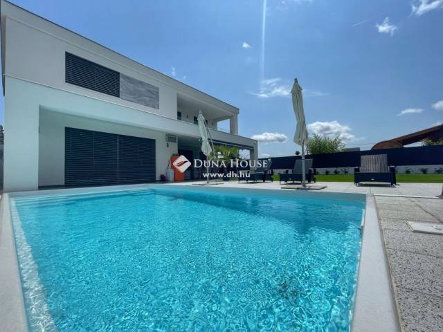 LUXUS HÁZ - Kecskemét - Eladó ház, Lakás