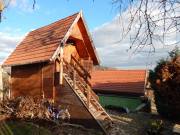 Eladó panorámás nyaralótelek klimatizált faházzal, lakókocsival és kialakított sátorhellyel Balatonf