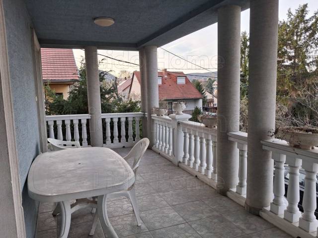 Balatoni panorámás, tágas kétszobás lakás kiadó Balatonalmádiban - Kép