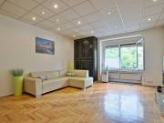 Eladó világos, 55 m²-es lakás a Múzeum körúton, páratlan kilátással a Nemzeti Múzeumra!
