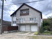 Tolnán eladó egy 245 m²-es, 3 szintes családi ház!