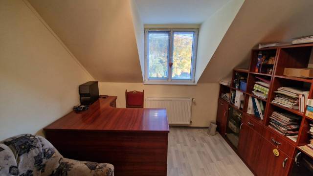 Nagyon jó környék, tágas terek, zéró villanyszámla!Családi ház Szigetszentmiklóson eladó! - Kép