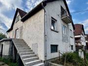 Megvásárlásra kínálunk Miskolc-Szirmán egy 160 m2-es lakóterületű családi házat.