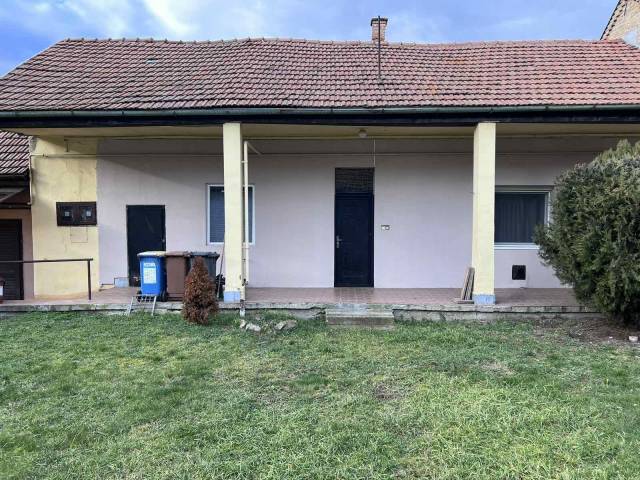 Hatvan város központjában eladó lakás - Hatvan, Óhatvan - Ház