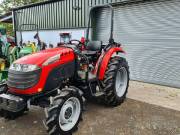 Traktor McCormick XM 551 