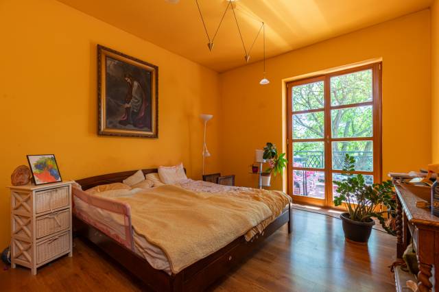 Tágas családi otthon wellness részleggel, természetközeli, csendes környezetben – 400 m² nyugalom Bu - Kép