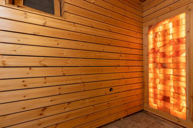 Tágas családi otthon wellness részleggel, természetközeli, csendes környezetben – 400 m² nyugalom Bu - Kép